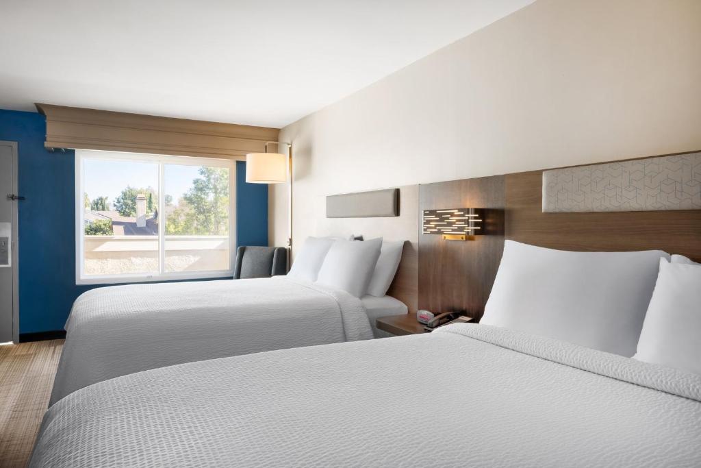 Holiday Inn Express Simi Valley by IHG - Quarto Queen Standard Com 2 Camas Queen-Size