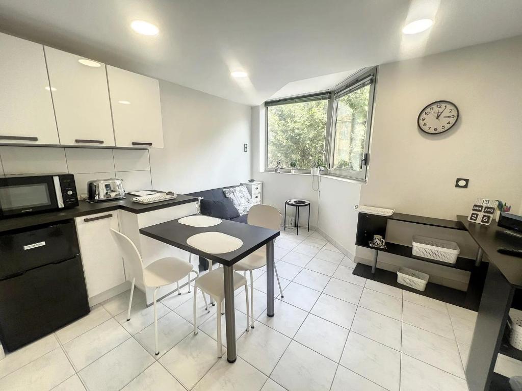 Photo de la galerie de l'établissement Appartement 2P avec Piscine à 150 m Plage proche Palais, à Cannes