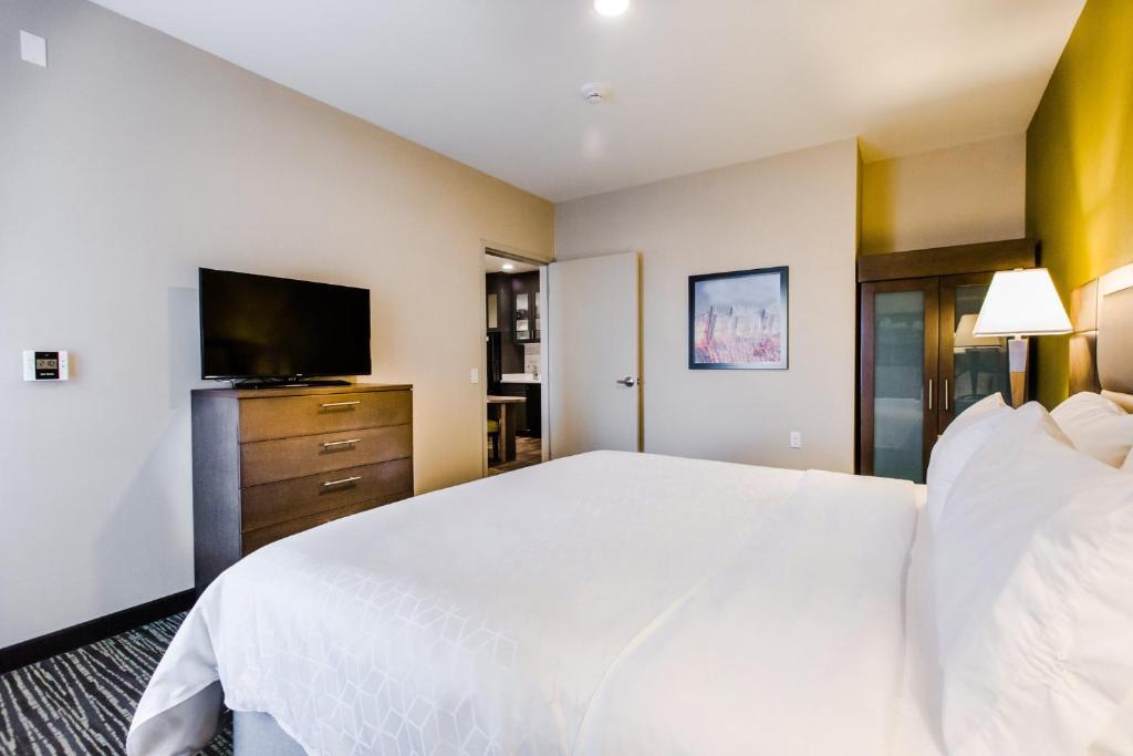 Candlewood Suites West Edmonton - Mall Area by IHG - Resim 34