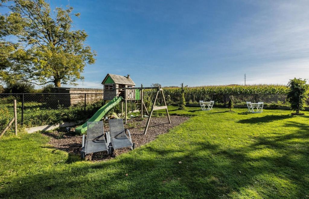 Herní místnost nebo prostor pro děti v ubytování Villa Blue Garden B&B Vlaamse Ardennen nabij Pairi Daiza