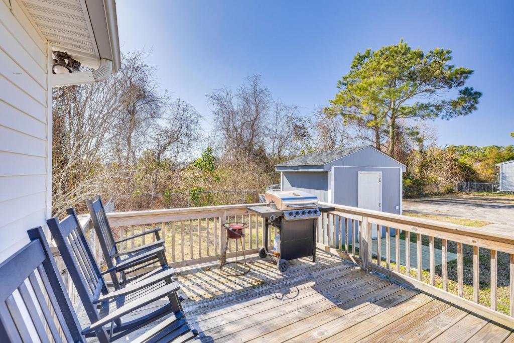 Charming Beaufort Home with Deck and Gas Grill! (Beaufort) – oppdaterte  priser for 2024