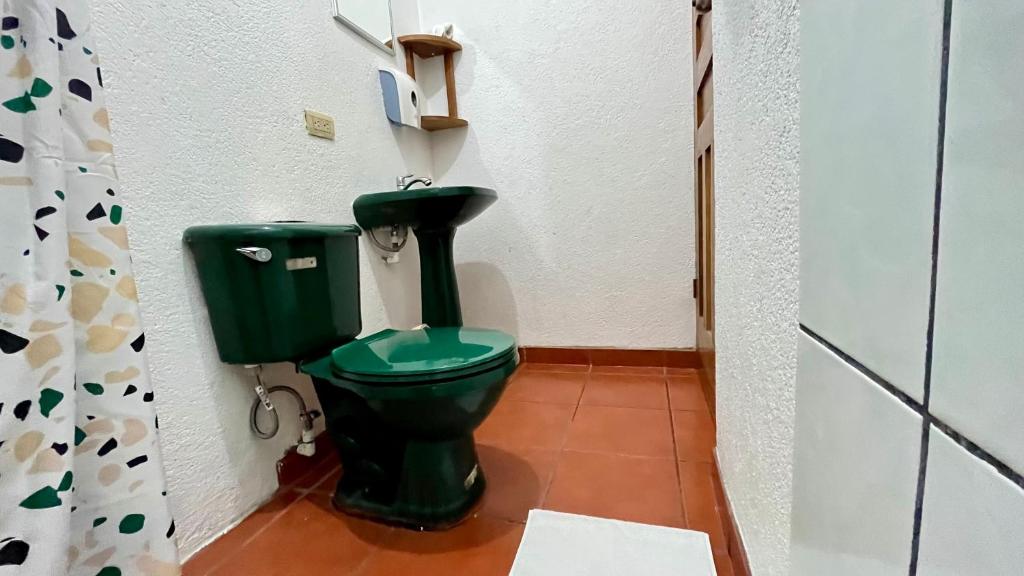Fotografie z fotogalerie ubytování Hostal Nuevo Arenal downtown, private rooms with bathroom v destinaci Nuevo Arenal