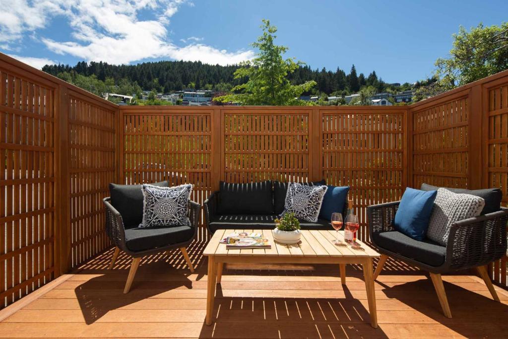 Hillside Villa 1- Walk To Town- AC- Free Parking - Resim 13