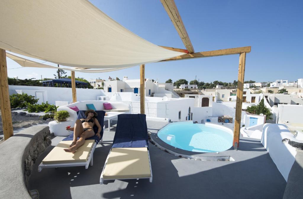 Balkón nebo terasa v ubytování Simantiri Private Villa