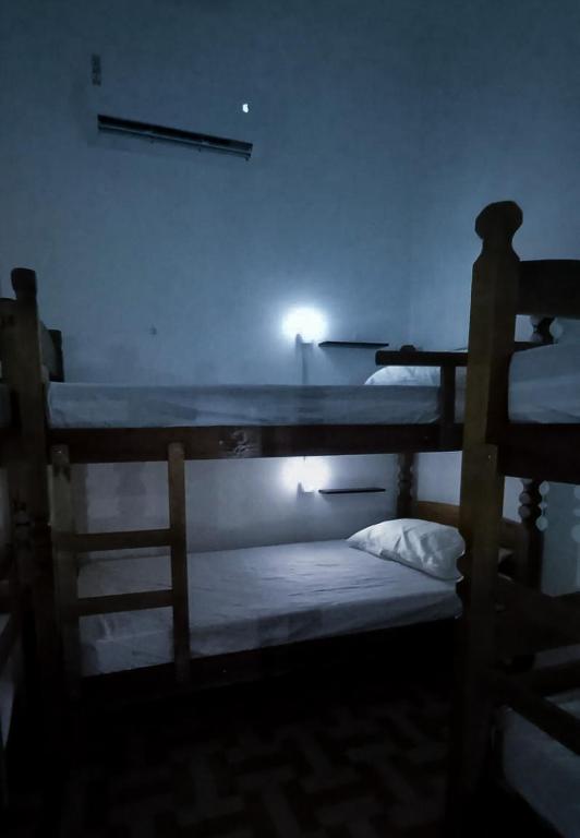 Postel nebo postele na pokoji v ubytování Yolo Hostel