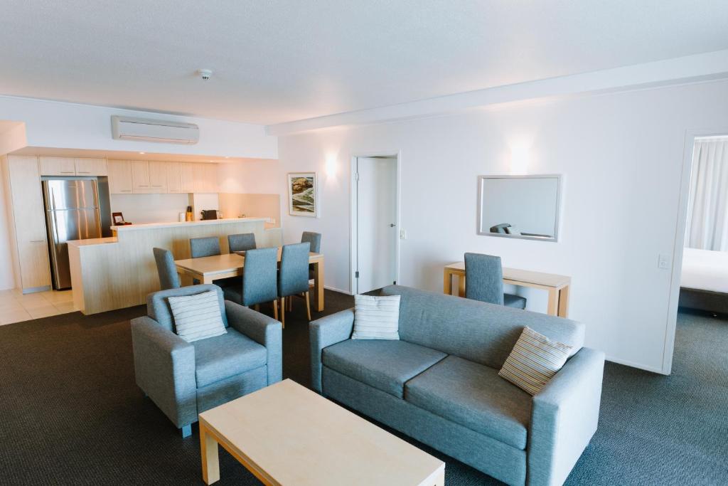Posezení v ubytování Ramada Hotel & Suites by Wyndham Ballina Byron