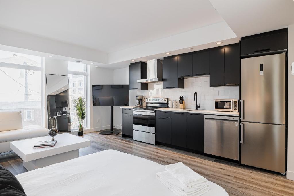 Westview Luxury Suites - Resim 38