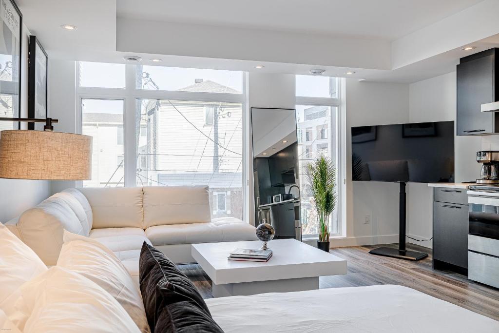 Westview Luxury Suites - Resim 41