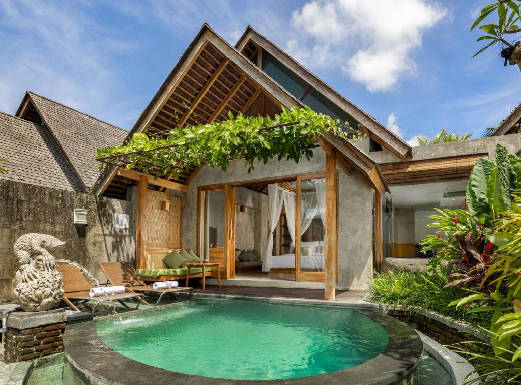 Бассейн в Wana Bucu Villas by Pramana Villas или поблизости