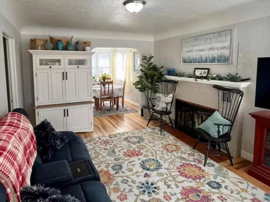 Serendipity Cottage, 2 homes in 1, pet friendly., Nampa Updated 2024
