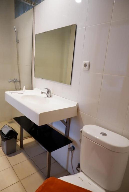 Koupelna v ubytování Hotel Netral Jombang