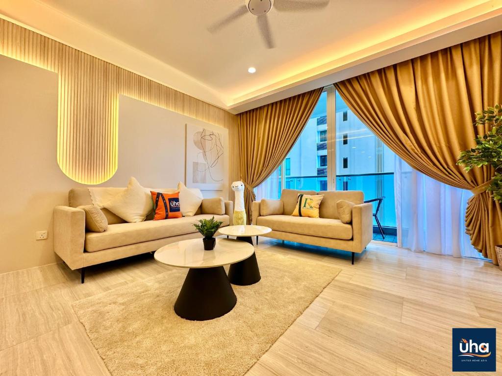 Ruang duduk di PineTree Puteri Harbour by RR JBcity