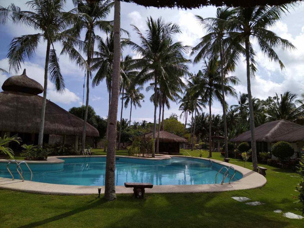 Bazén v ubytování Commander Suites de Bohol nebo v jeho okolí