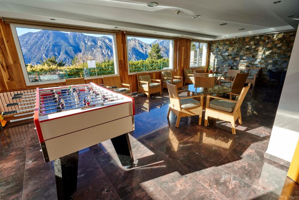 Nespecifikovaný výhled na hory nebo výhled na hory při pohledu z hotelu