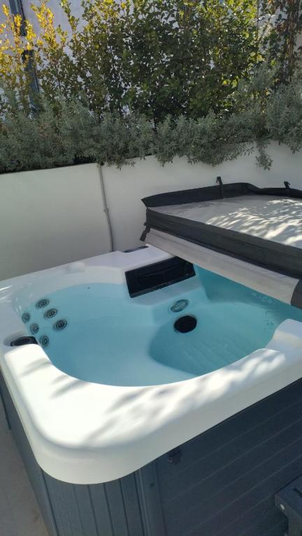 Koniama Acropolis - Resim 9