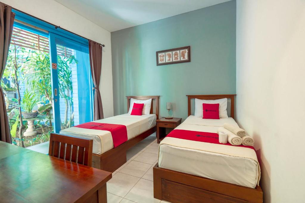 RedDoorz near Pantai Sanur Bali - Twin Room