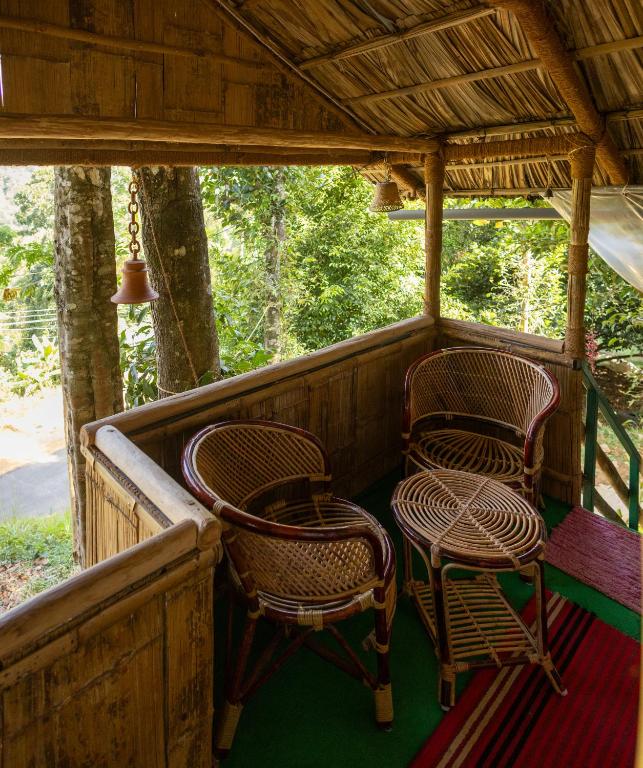 Fotografie z fotogalerie ubytování Fab - Bamboo Hut with Open Shower v destinaci Munnar