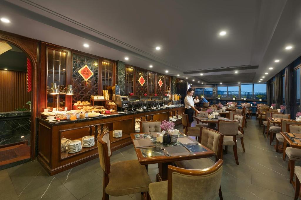 Restaurace v ubytování Rex Hanoi Hotel