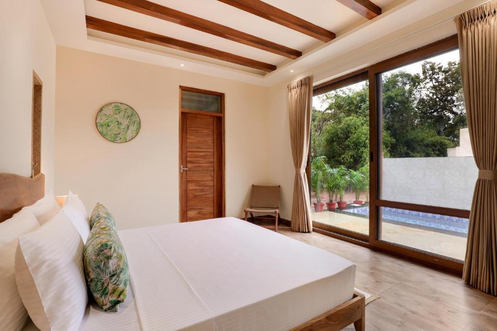 Lemon Tree Wildlife Resort, Kanha - Deluxe King Pool Villa