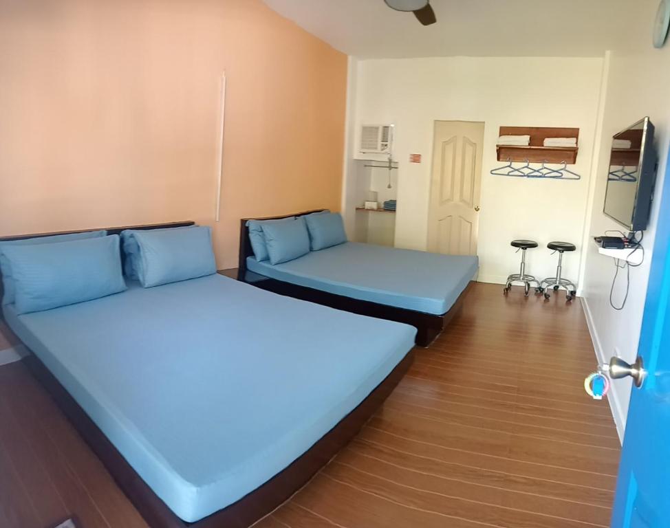 Brizo Hotel and Beach Resort Bataan - Deluxe Quadruple Room