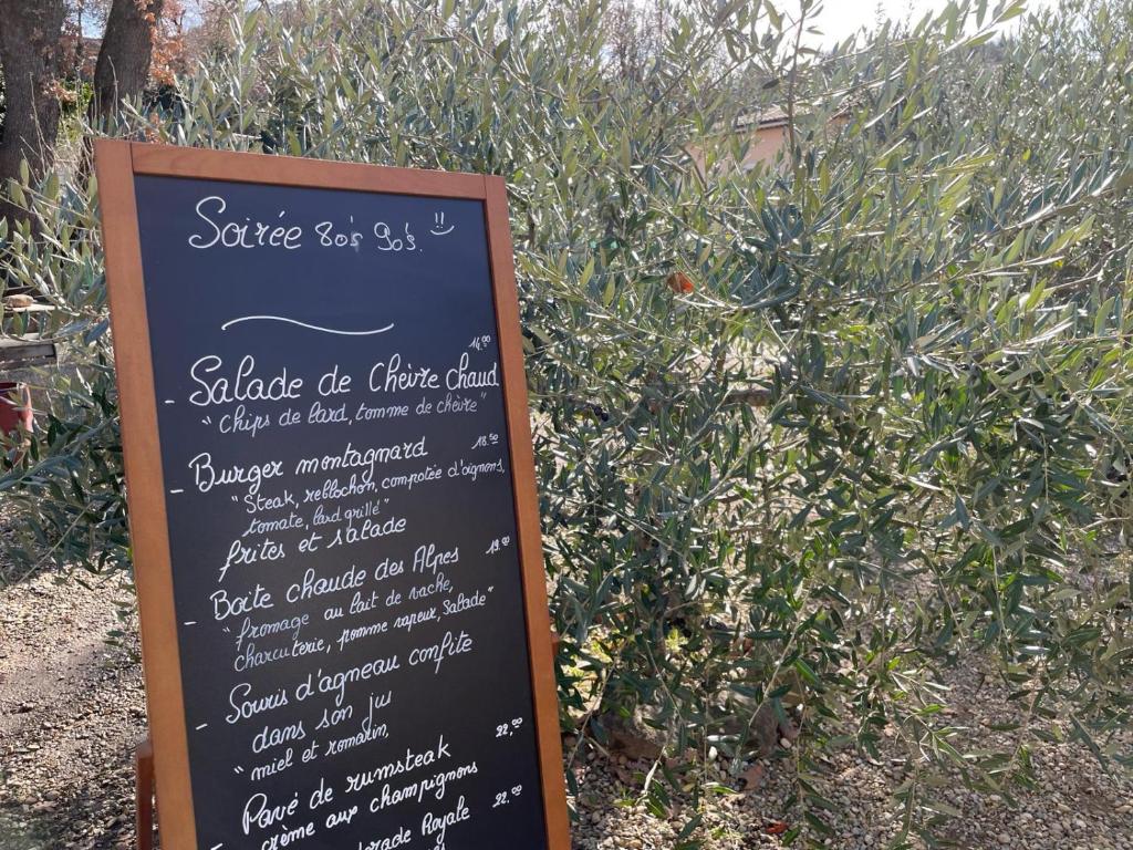 Zahrada ubytování Auberge de la Table Ronde