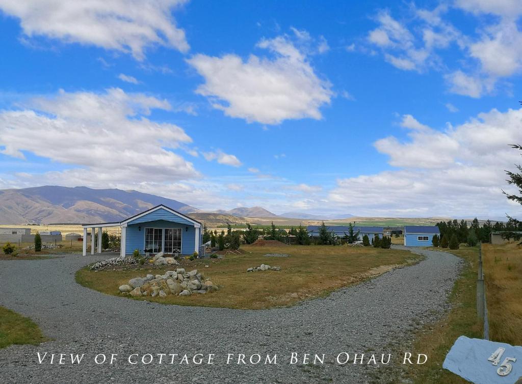 a view of a cottage from ben quinn road at Kahurangi Cottage Twizel in Twizel