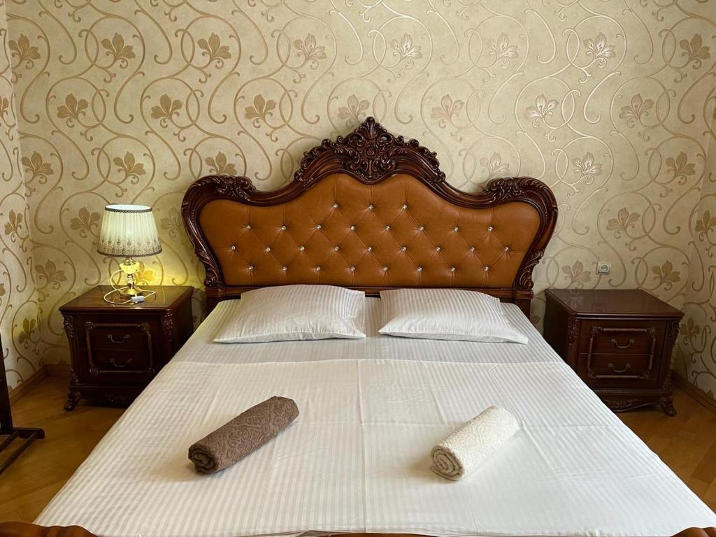 เตียงในห้องที่ Guest House Levan II Dadiani