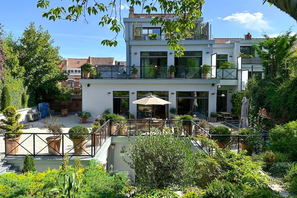 1000m2 villa with indoor pool, Brussels (updated prices 2026)
