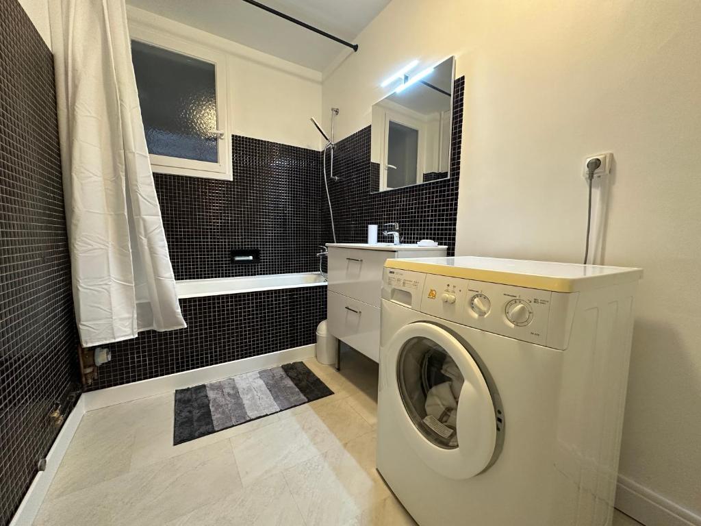 Ein Badezimmer in der Unterkunft Appartement NEUF et cosy &agrave; Blois