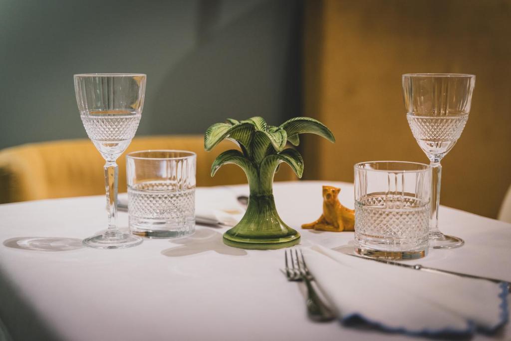 Hotel Number Nine - Resim 44