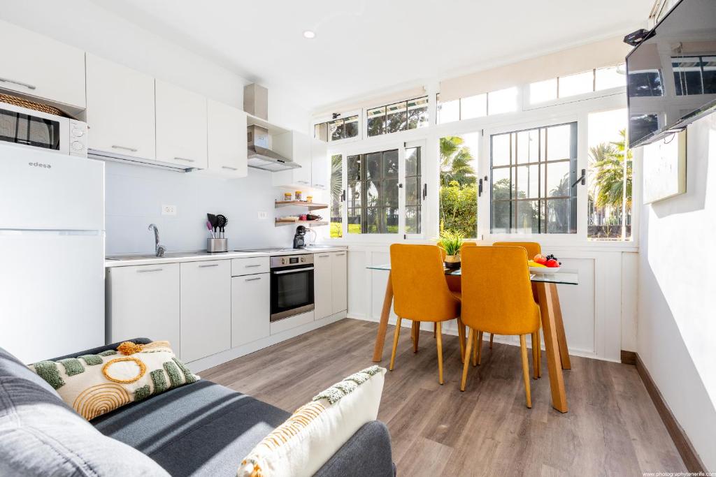 Η κουζίνα ή μικρή κουζίνα στο El Drago Apartment Fiber ,A/C,Near Ocean