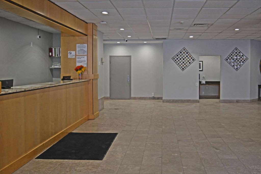 Vstupní hala nebo recepce v ubytování Quality Inn & Suites East Syracuse - Carrier Circle