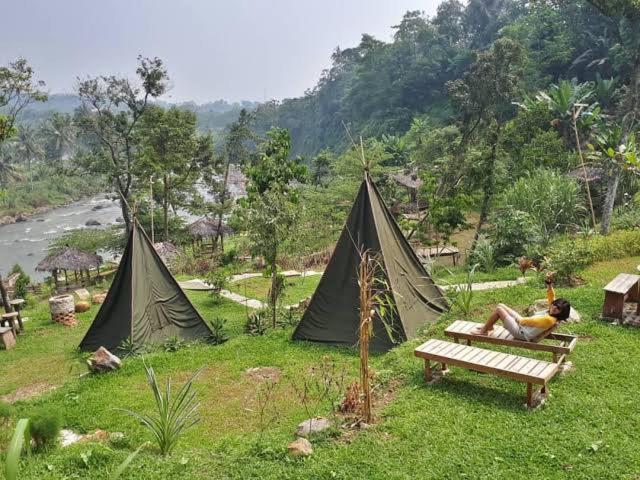 Příroda nedaleko luxury tent
