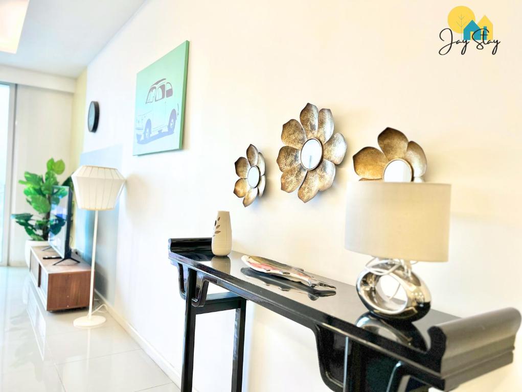 Fotografie z fotogalerie ubytování NEW! The Shore l 3BR l 6-11pax l Direct Mall Access l City Centre l River View l Jonker Street by Jay Stay Management v destinaci Melaka