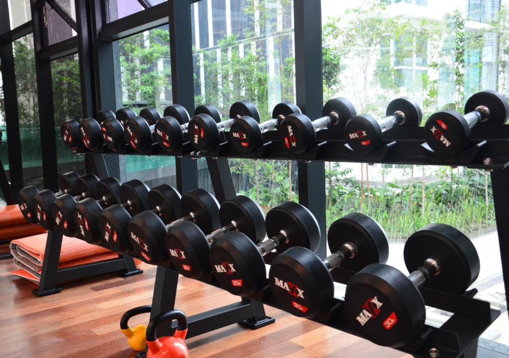 Fitness centrum a/nebo fitness zařízení v ubytování NEW! The Shore l 3BR l 6-11pax l Direct Mall Access l City Centre l River View l Jonker Street by Jay Stay Management