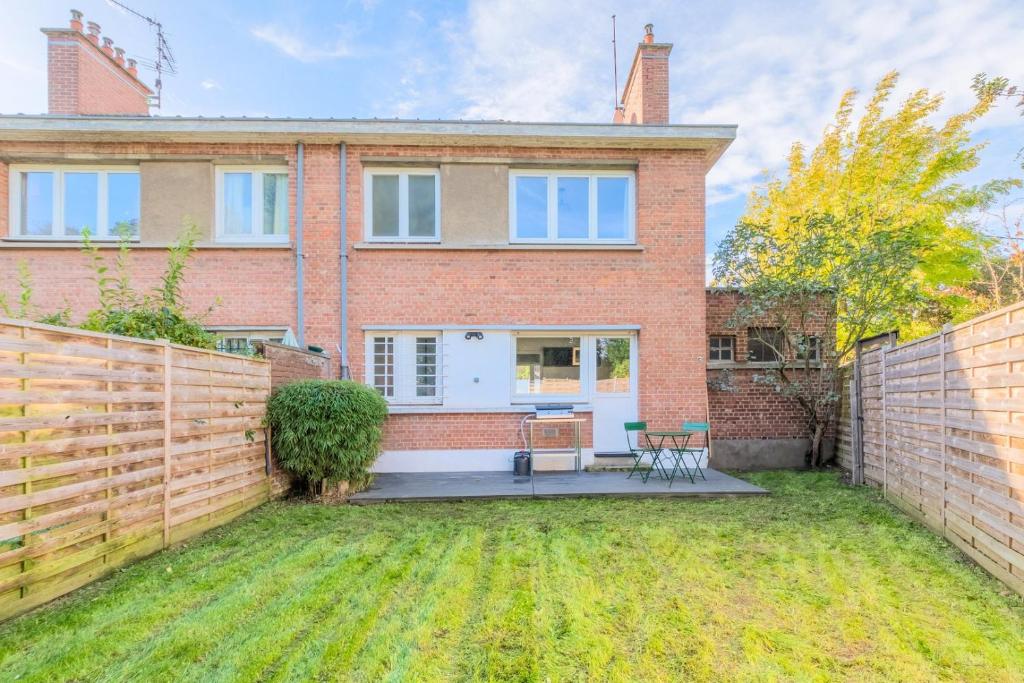 3 bedroom house with garden near Lille + garage - Holiday Home