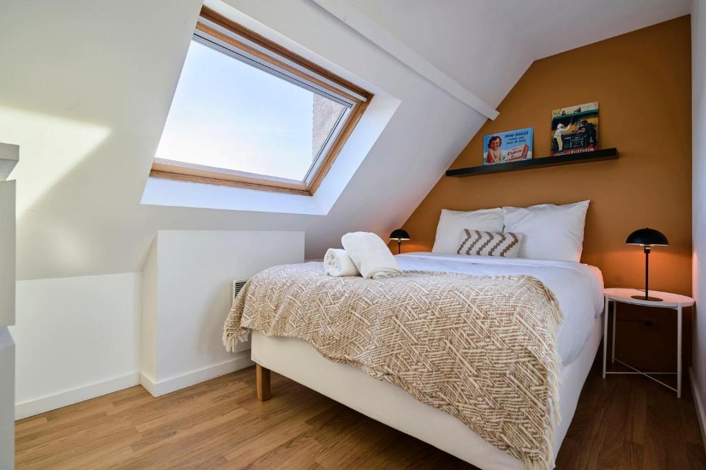 Posteľ alebo postele v izbe v ubytovaní Renovated 3 bedroom house with terrace