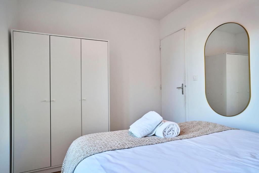 Posteľ alebo postele v izbe v ubytovaní Renovated 3 bedroom house with terrace