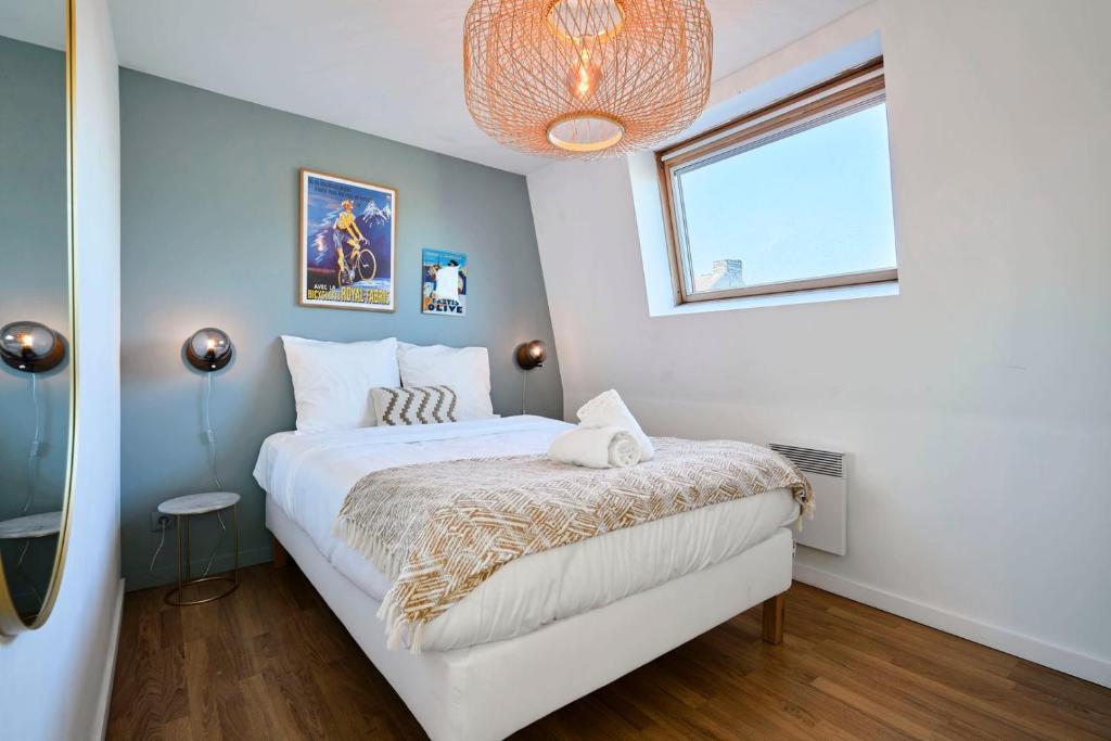 Posteľ alebo postele v izbe v ubytovaní Renovated 3 bedroom house with terrace
