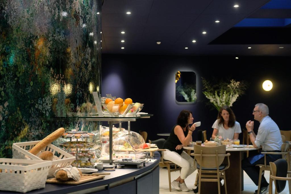 Hotel Eastside (free parking garage) - Resim 9