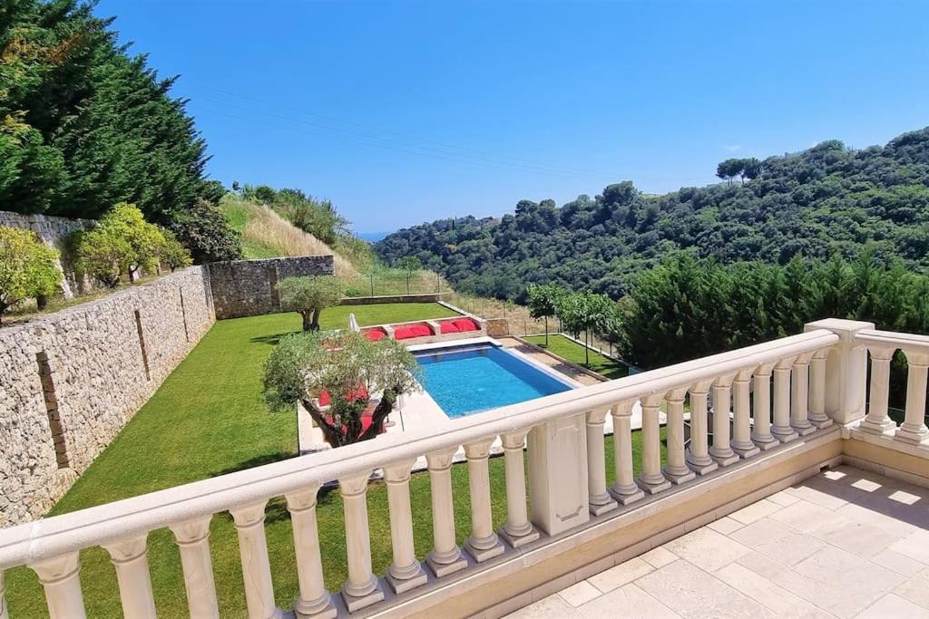 Magnifique propriété, 5 suites, 2 piscines, Cagnes-sur-Mer (tarifs