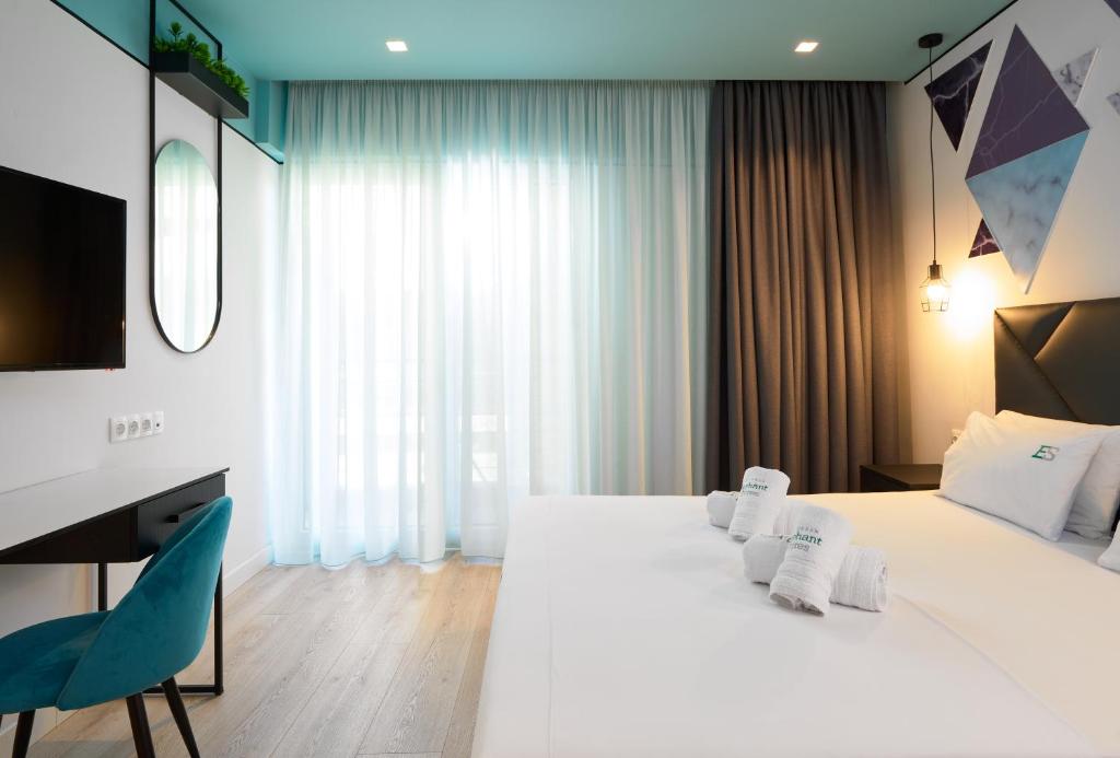 Urban Elephant Suites - 10