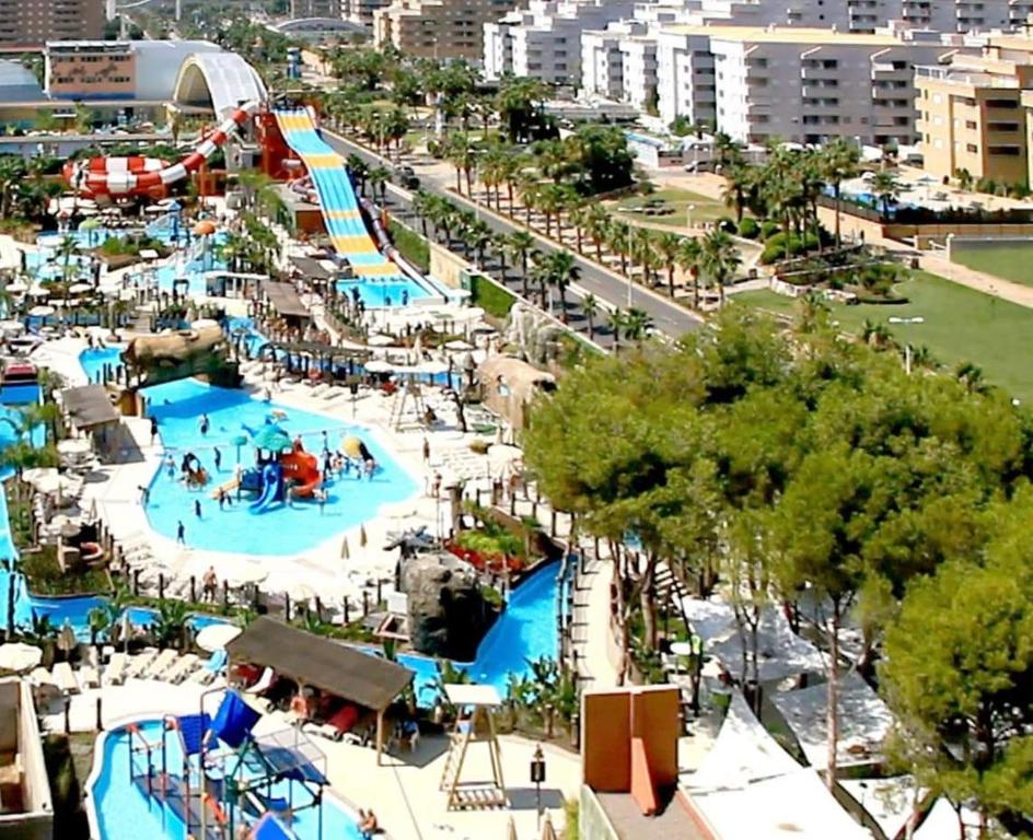 Bazén v ubytovaní Apartamento MAGIC WORLD nueva Marina D`or 2 dormitorios Edificio Torremar alebo v jeho blízkosti