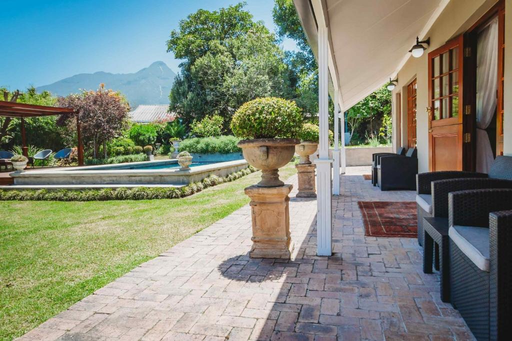 Atello Guesthouse - Image 8