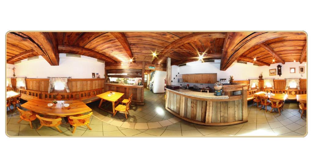 Restaurace v ubytování Gasthof & Buschenschank Windisch