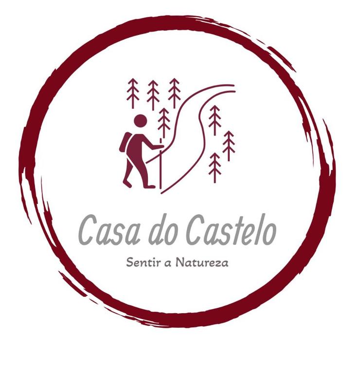 a man with a rope and palm trees logo at Casa do Castelo- Serra da estrela in Covilhã