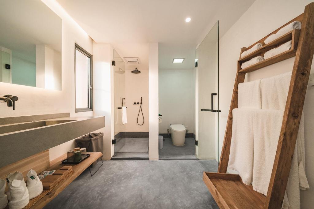 Koupelna v ubytování 肇兴溪舍山堂 Creekside Inn