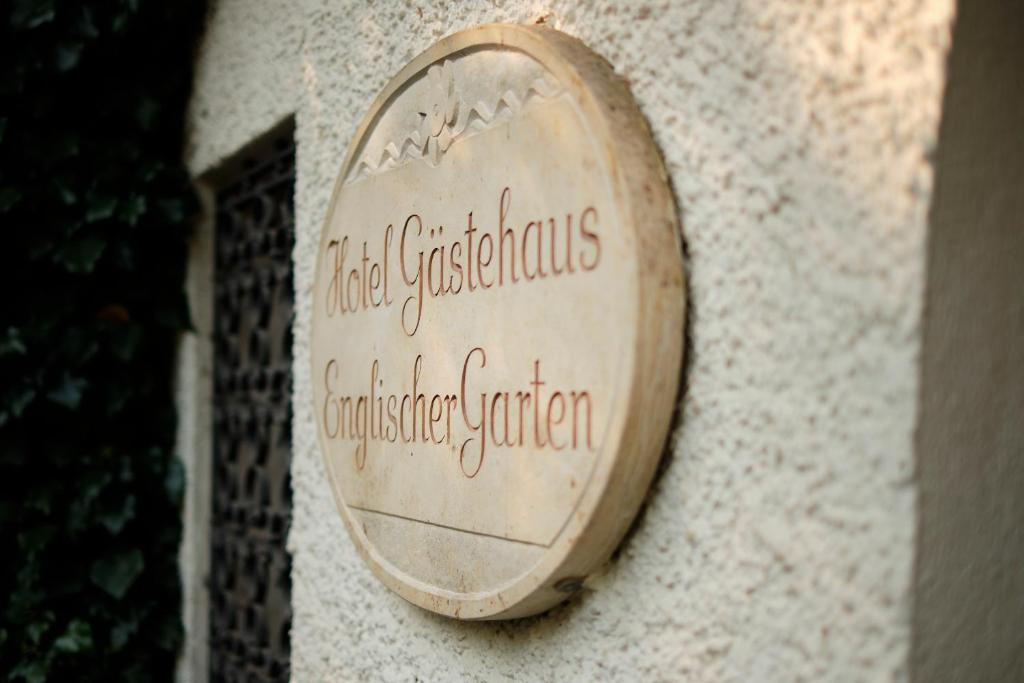 Certifikát, hodnocení, plakát nebo jiný dokument vystavený v ubytování Gästehaus Englischer Garten