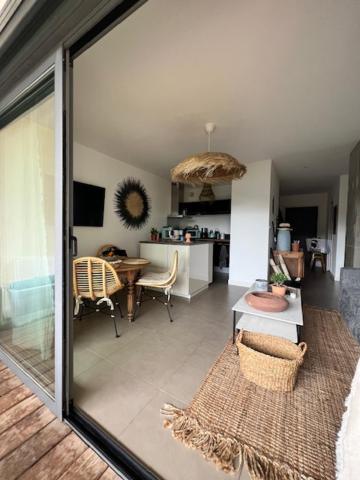 Cz&#x119;&#x15B;&#x107; wypoczynkowa w obiekcie MAGNIFIQUE APPARTEMENT - Porto Vecchio