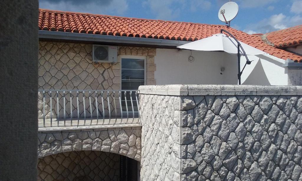 Budova, kde se apartmán nachází